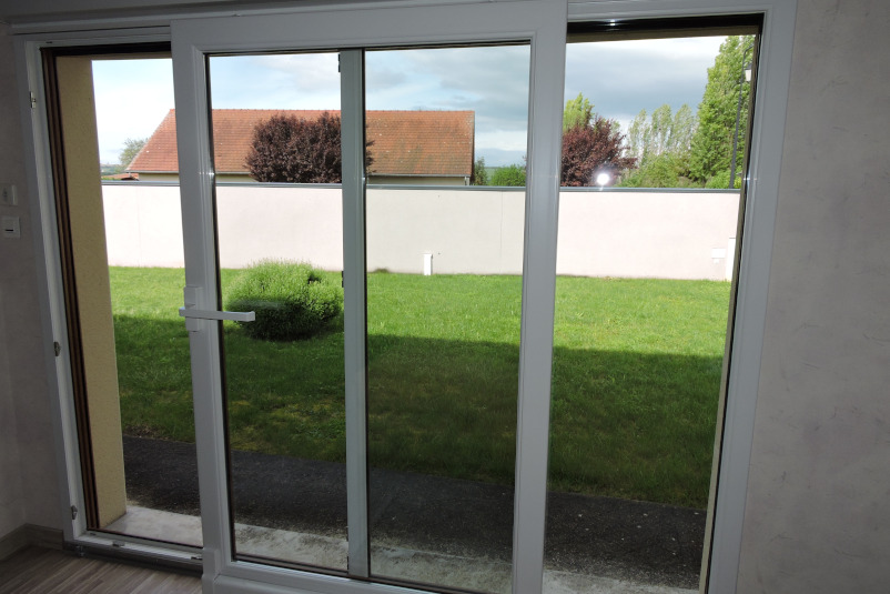 Réalisations porte-fenetre à frappe à déplacement latéral Bellerive