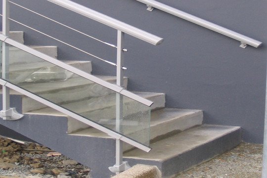 garde-corps et rampe d'escalier