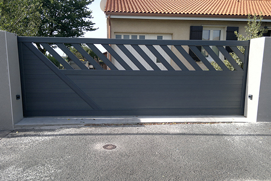 fabricant portail à lames inclinées Cusset