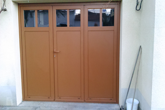 porte de garage sur mesure battante 3 vantaux Chamalières