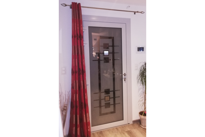 Porte d'entrée completement vitrée intérieur Saulzet