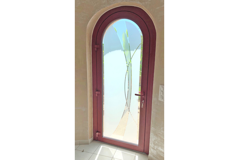 Porte d'entrée cintrée (vue intérieure) Cusset