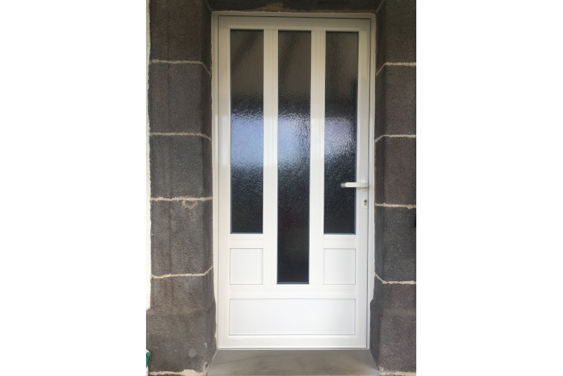 Porte d'entrée vitrages allongés Vichy allier