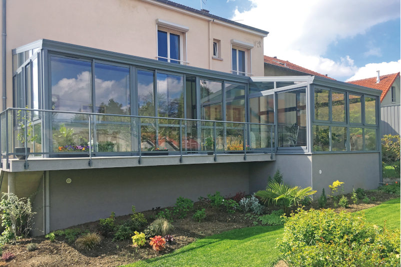 Véranda sur terrasse avec garde corps - Cusset Ebreuil