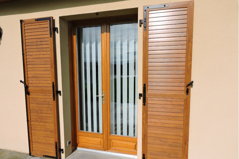 fabricant Persiennes PVC plaxées chêne Bellerive